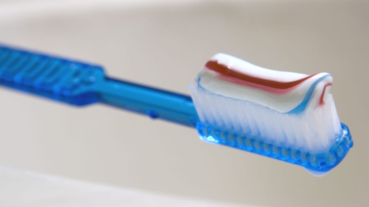 The Hidden Dangers of Storing Your Toothbrush in the Bathroom: Expert Advice