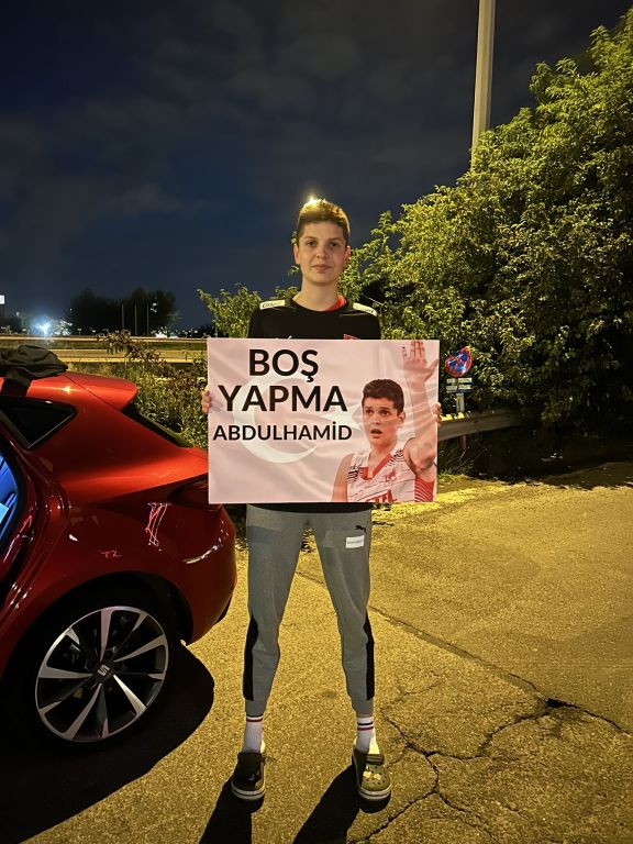 غضب على مواقع التواصل في تركيا بسبب "اللاعبة المثلية ابرار".. ماعلاقة السلطان عبد الحميد؟ 1