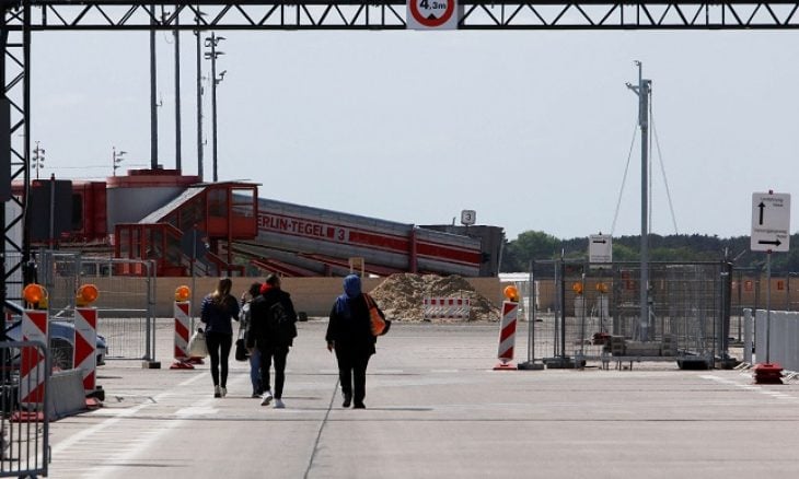 المعارضة تطالب بتحديد حد أعلى لعدد اللاجئين ووزيرة الداخلية تعارض !! 9