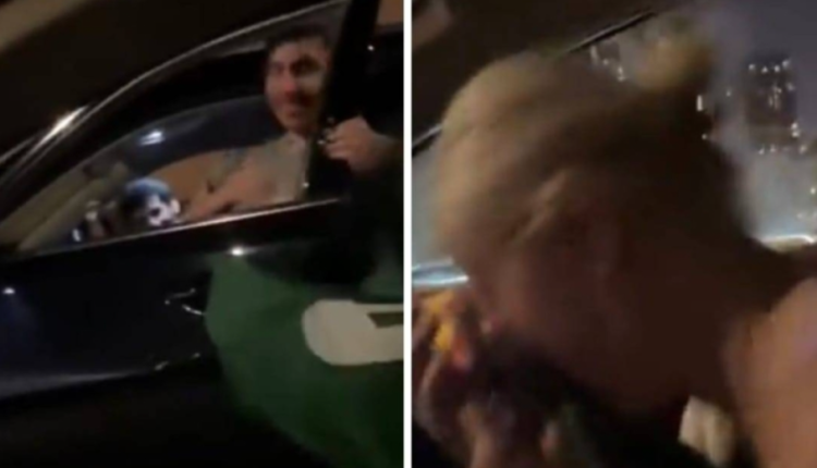 سائحة أجنبية