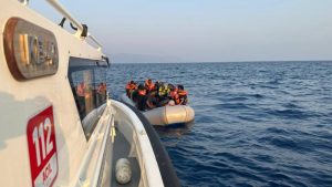 تركيا.. إنقاذ 80 مهاجرًا غير شرعي قبالة سواحل إزمير