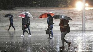 تواصل هطول الأمطار بإسطنبول وتعليق الدراسة في مدن اخرى