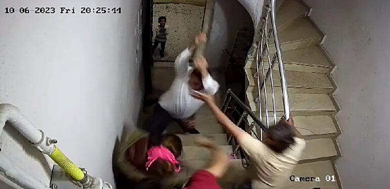 الهجوم على عائلة في دوزجة التركية.. مشاهد مرعبة 3