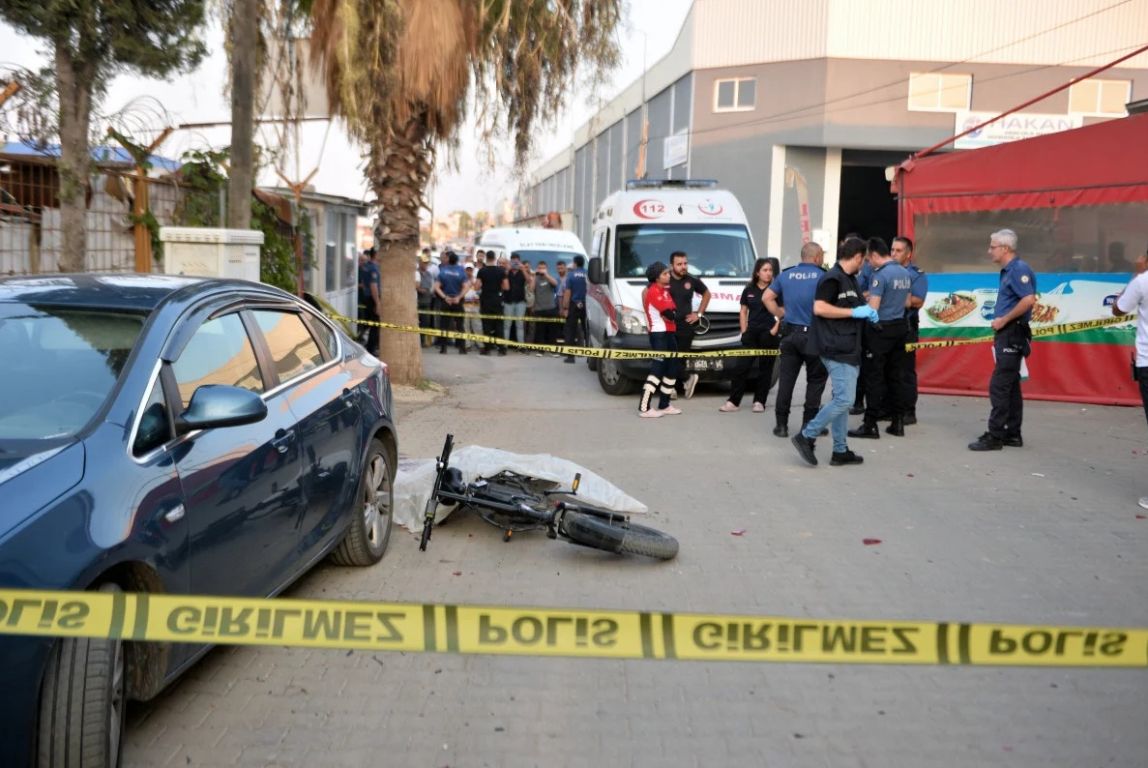 حادثة مرعبة في اضنة التركية.. ما فعله اب بابنه حديث الشارع التركي 43