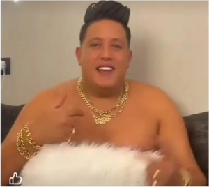 حمو بيكا يثير الغضب ويظهر شبه عاري.. وداعية إسلامي يفتح النار عليه "صورة" 1