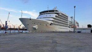 ميناء أنطاليا التركي يستضيف سفينتين سياحيتين