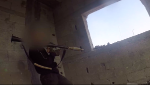 شاهد لحظة استهداف قوات إسرائيلية خاصة متحصنة بمنزل في غزة (فيديو)