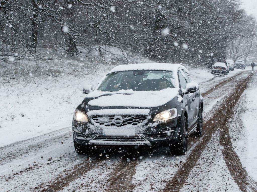 نصائح للقيادة الآمنة على الطرق الثلجية 1