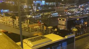 الأمطار تشل حركة المرور في إسطنبول: الازدحام يصل إلى 87% “صور”