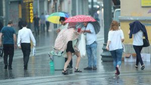 الأرصاد الجوية التركية ترفع درجة التحذير: موجة أمطار غزيرة تهدد 21 محافظة