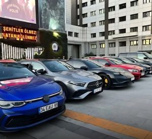 سيارات فاخرة لعصابات المخدرات تجوب شوارع إسطنبول “صور”