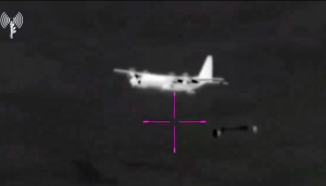 الجيش الإسرائيلي يعرض مشاهد لعمليات إمداد جوي لقواته في خان يونس