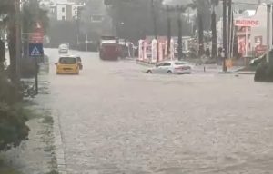 الفيضانات تجتاح بودروم التركية 1