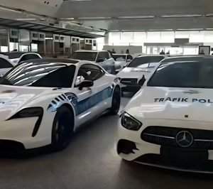 سيارات فاخرة لعصابات المخدرات تجوب شوارع إسطنبول "صور" 1