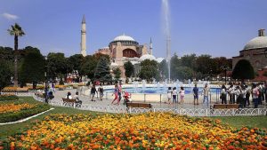 السياح المحليون في تركيا ينفقون أكثر من 113 مليار ليرة في الربع الثالث من عام 2023