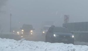 تعطل السيارات بسبب الثلوج في اسطنبول “فيديو”