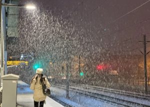 أنقرة تكتسي بالبياض: تساقط الثلوج يغطي العاصمة وتوقعات بمواصلته ليوم آخر