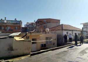 جريمة قتل مروعة في إزمير: مواطن سوري يطعن امرأة ويقتل ابنتها