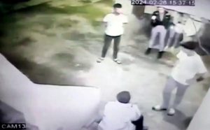 أضنة تشهد جريمة بشعة.. مقتل شاب تحت أيدي معتدين بينهم نساء