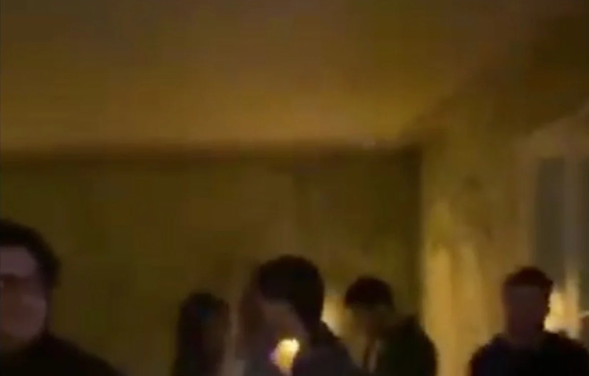 بعد الطلاق المثير.. صورة جرئية للفنانة التركية هاديسا مع وريث شركات آي ايدين 1