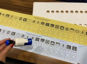 تركيا تستعد للانتخابات المحلية: أكثر من 61 مليون ناخب يتجهون إلى صناديق الاقتراع