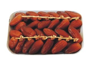 ما أهمية العصا البلاستيكية داخل عبوات التمر