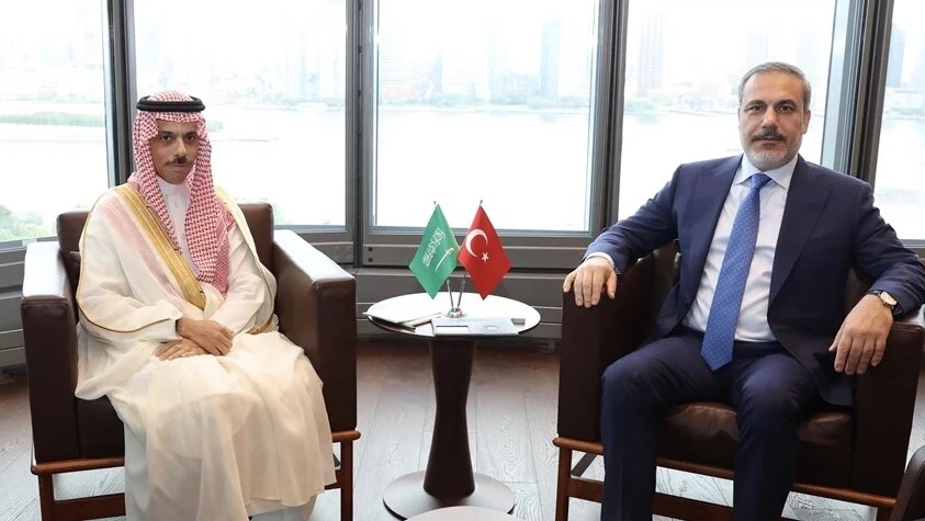 وزيرا خارجية تركيا والسعودية يبحثان مستجدات الأوضاع في غزة