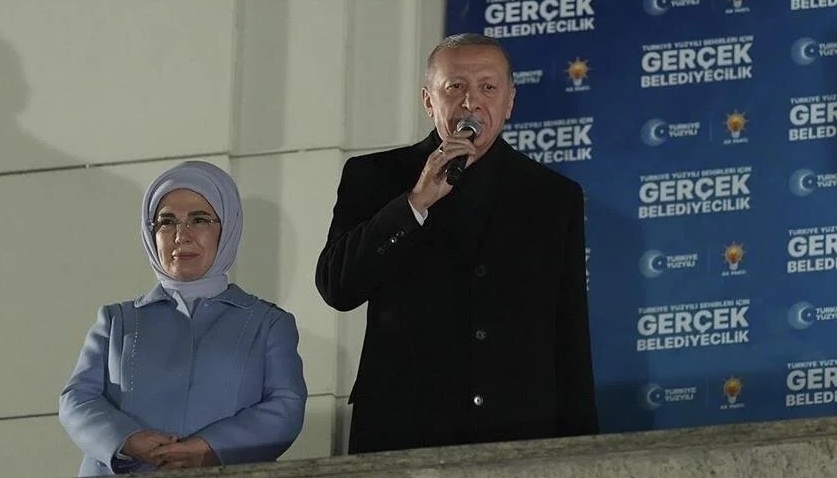 أردوغان يعلن نهاية مرحلة: تحول ديمقراطي بعد الانتخابات المحلية