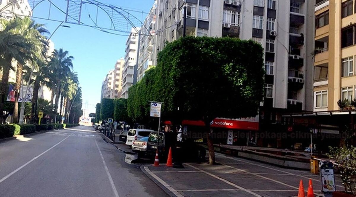 صورة لعائلة في وضع مثير للجدل تشعل مواقع التواصل في تركيا 7