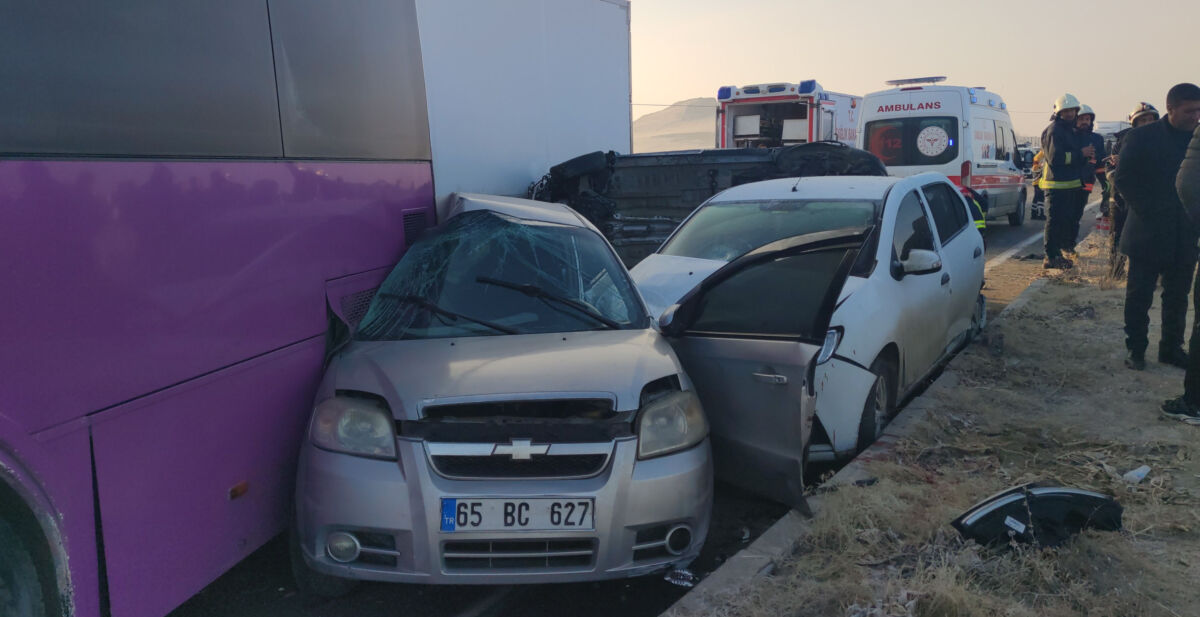 مشاهد مروعة.. حادث سير متسلسل في تركيا يحول المكان إلى "ساحة معركة" 3