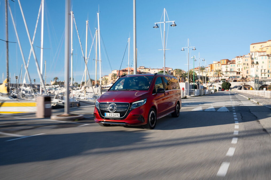 مرسيدس تطرح سيارتها EQV الكهربائية للبيع في تركيا.. إليكم السعر والمواصفات 4 مرسيدس تطرح سيارتها EQV الكهربائية للبيع في تركيا.. إليكم السعر والمواصفات 3