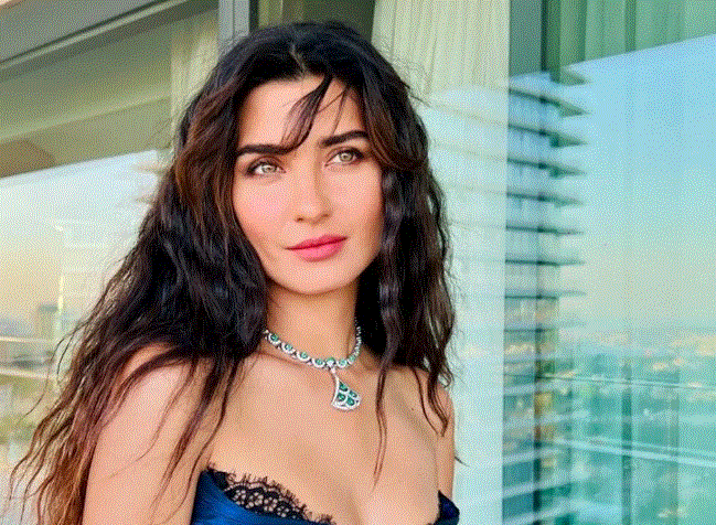 توبا بويوكستون عضوة في لجنة تحكيم بمهرجان في السعودية 5