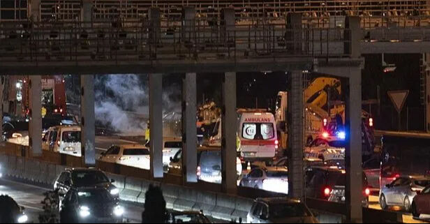 حريق ضخم يلتهم سيارة على جسر شهداء 15 تموز في إسطنبول 1