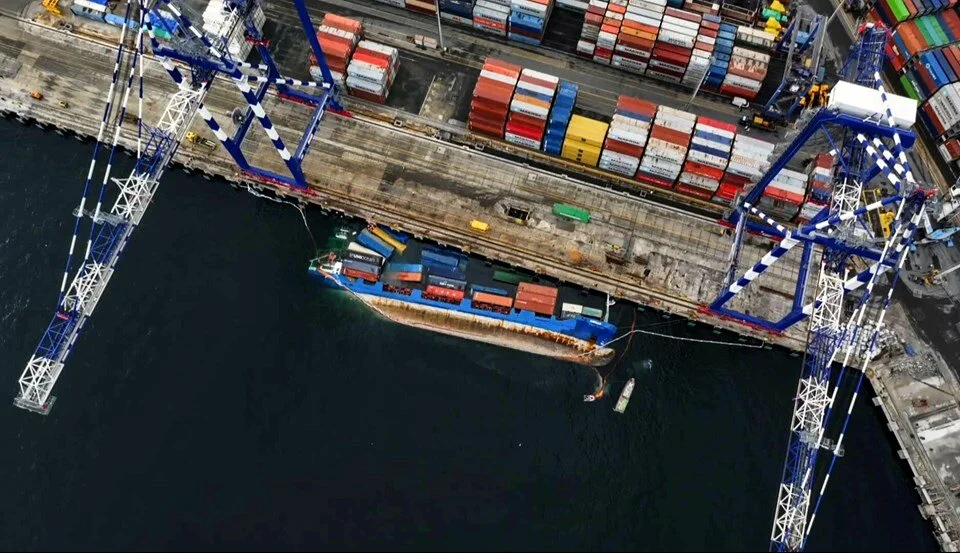 تحطم سفينة شحن في إسطنبول 1