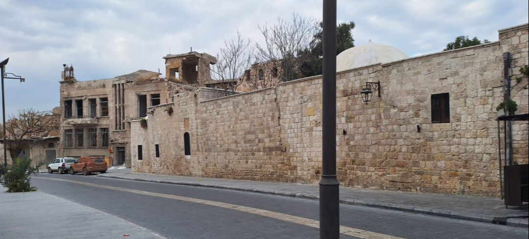 مغنية تركية تثير الجدل بسبب قبر 'نسيمي' في حلب 1