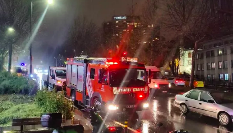 إسطنبول تحت تأثير الأمطار الغزيرة: شوارع المدينة تتحول إلى برك مائية