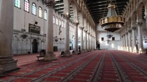 الجامع الأموي بحلّة جديدة.. استبدال السجاد لأول مرة منذ 18 عامًا