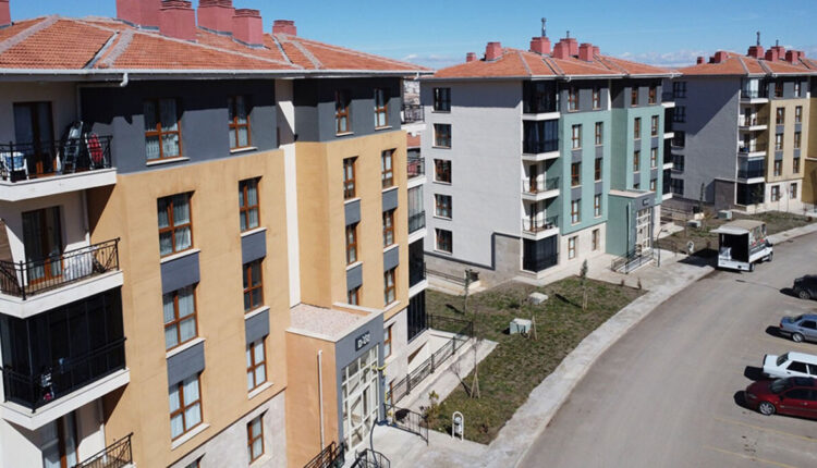 تراجع مبيعات الأراضي مقابل ارتفاع الطلب على العقارات السكنية في تركيا