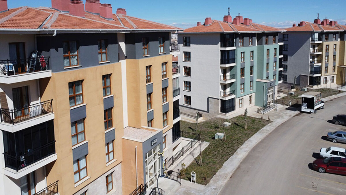 تراجع مبيعات الأراضي مقابل ارتفاع الطلب على العقارات السكنية في تركيا