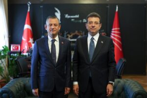 أوزغور أوزال: "أردوغان يعرف أن إمام أوغلو سيهزمه في الانتخابات القادمة!"