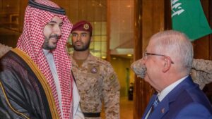 وزير الدفاع التركي يلتقي نظيره السعودي خلال زيارته للمملكة