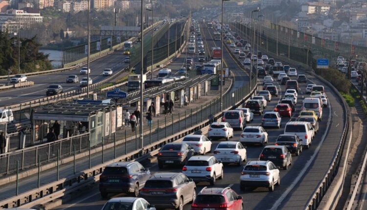 إغلاق شوارع حيوية في إسطنبول: تدابير أمنية مشددة مع حظر المسيرات