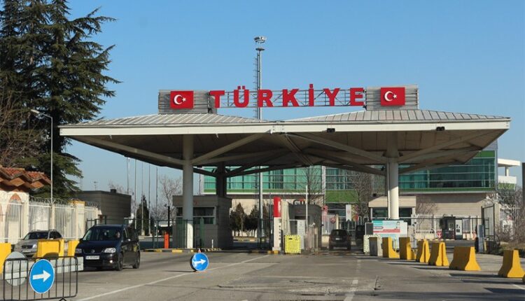 محاولة تهريب إلى تركيا.. شاحنة تحمل سرًا ثقيلًا على الحدود البلغارية