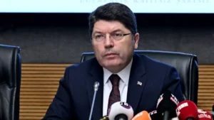 ما حقيقة التفتيش العاري في السجون التركية