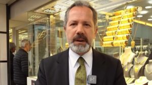 الخبير المالي التركي إسلام مميش يوجه تحذيرات هامة للمستثمرين: الأسواق أشبه بالمقامرة.. احذروا