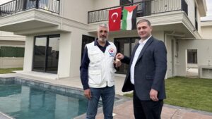 رجل أعمال تركي يتبرع بفيلا لغزة