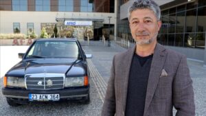 لفلسطين كل الحب.. تركي يتبرع بسيارته الخاصة لصالح ضحايا غزة