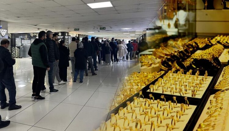 احتجاجات ضد بيع الذهب المزيف في تركيا