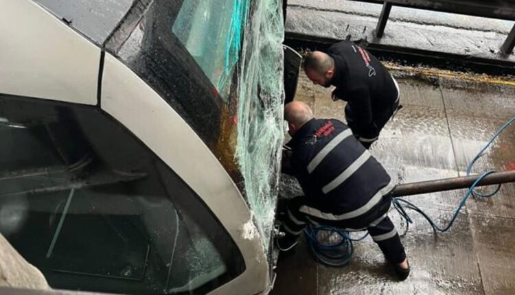 تصادم عنيف بين متروبسَين في قلب إسطنبول