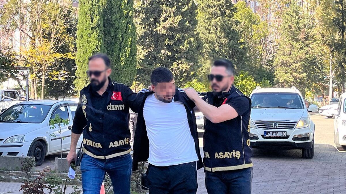 جريمة وحشية في أنطاليا: شاب يزعم تعرضه للتحرش ويطلق النار على صديقه في رأسه